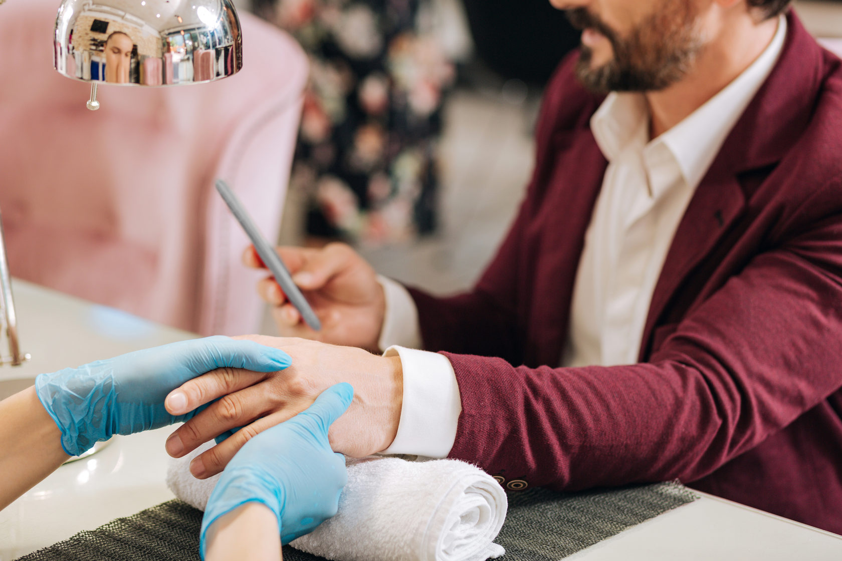 Erkek manikür — tırnak düzenleme, kütikül temizliği ve bakım